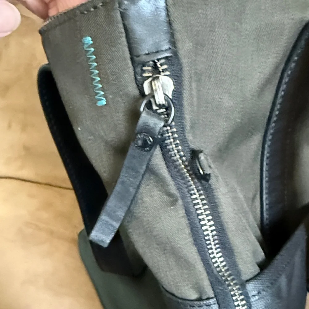 Stylish Black and Olive Hedgren Bag